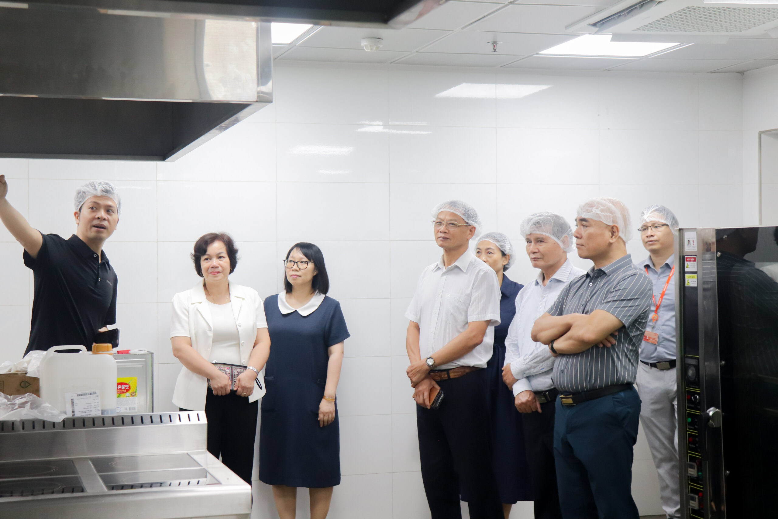 Đại diện Welstory giới thiệu với Đoàn công tác VINAFOSA về mô hình hoạt động của doanh nghiệp